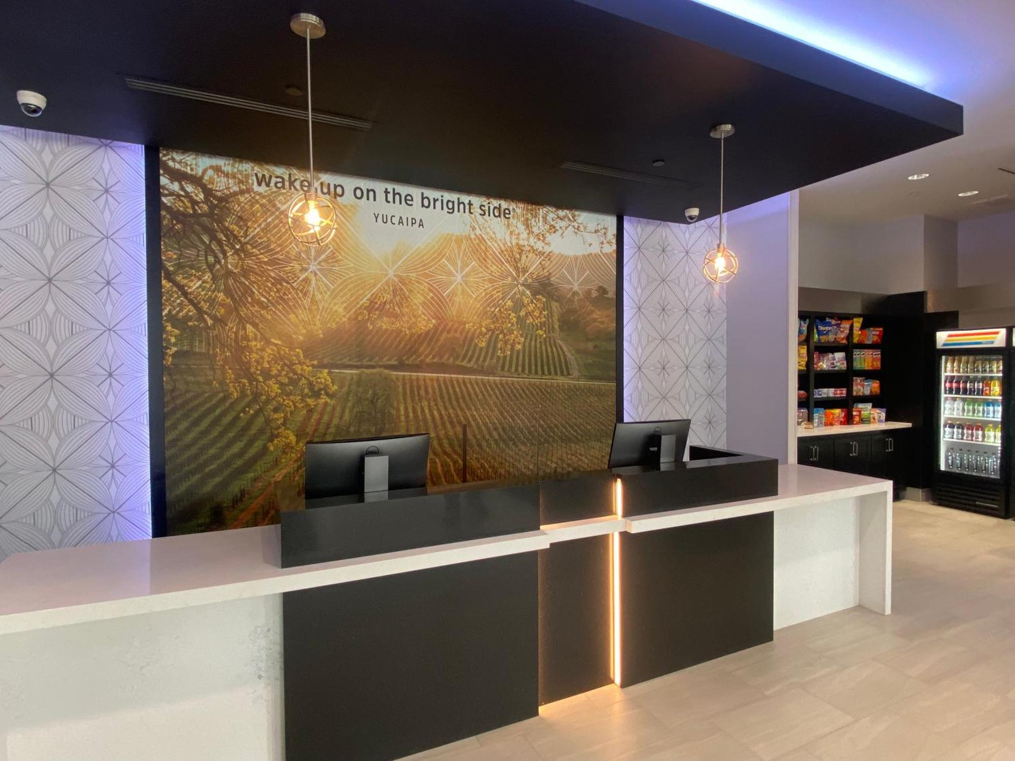 La Quinta Inn & Suites By Wyndham Yucaipa Bagian luar foto
